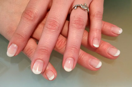 vernis semi permanent Shellac French Manucure